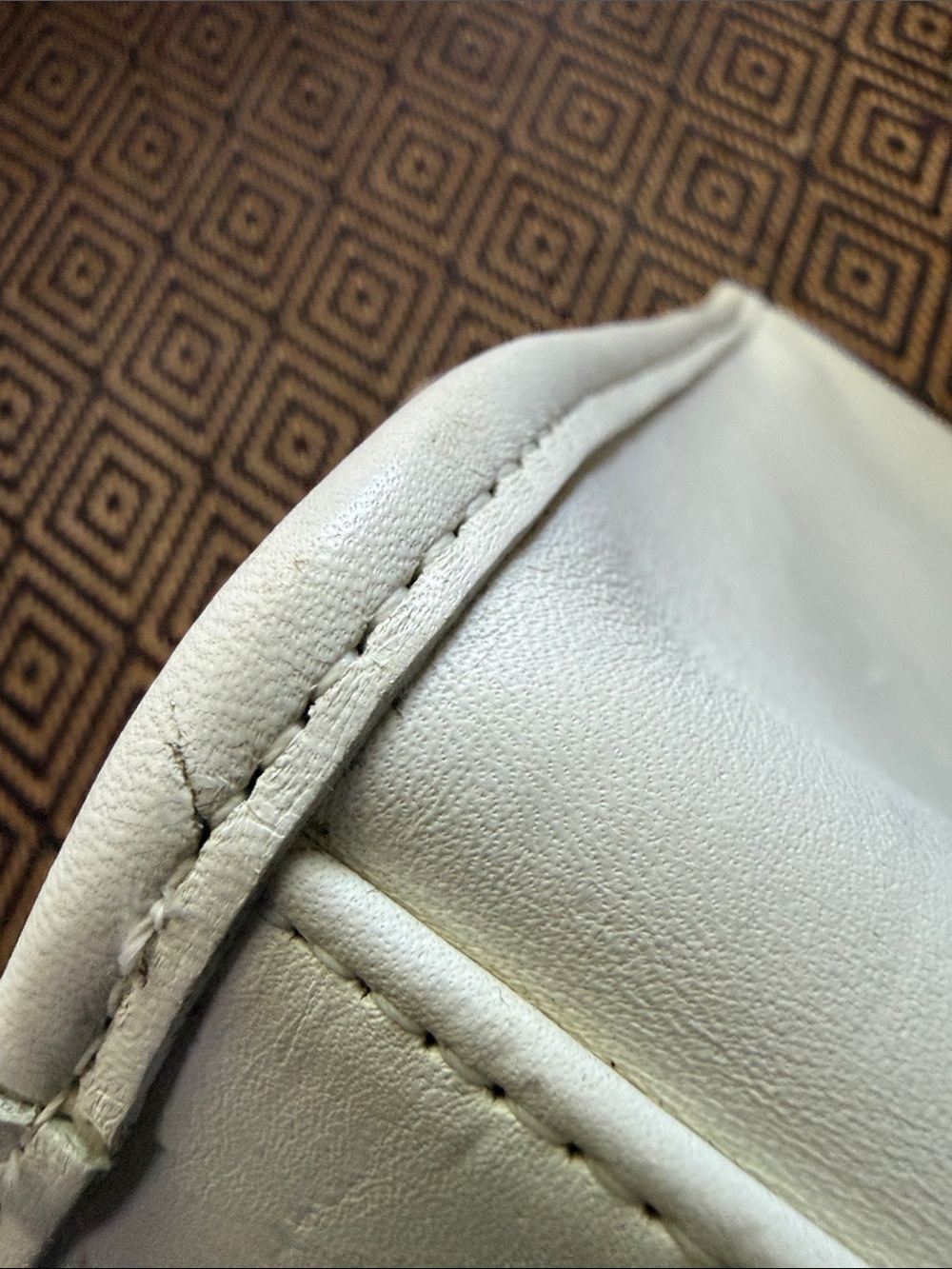 Vintage Coach Geometric bag 9043 white (cream) with brass - Picture 15 of 16